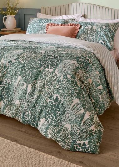 Wylder Topiary Reversible Green Duvet Cover Set