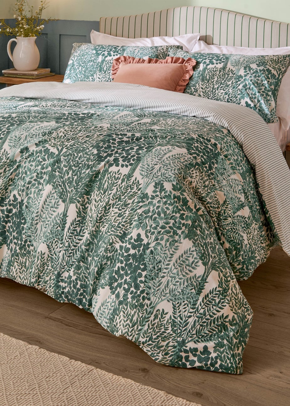 Wylder Topiary Reversible Green Duvet Cover Set
