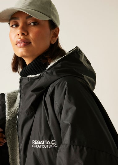 Regatta Black Adult Waterproof Robe with Hydrafort Technology