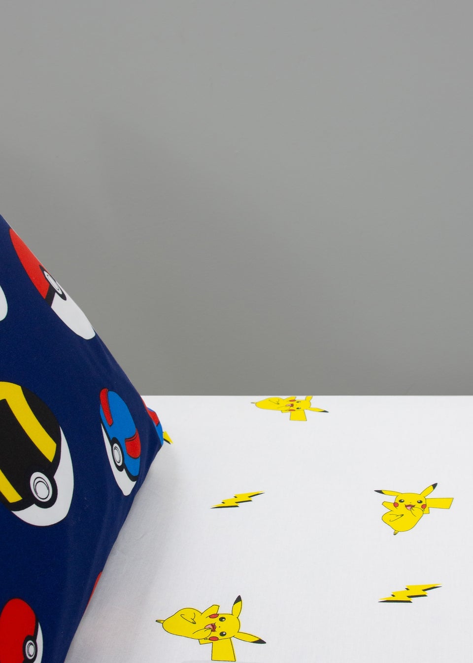 Pokemon Shot White Fitted Sheet