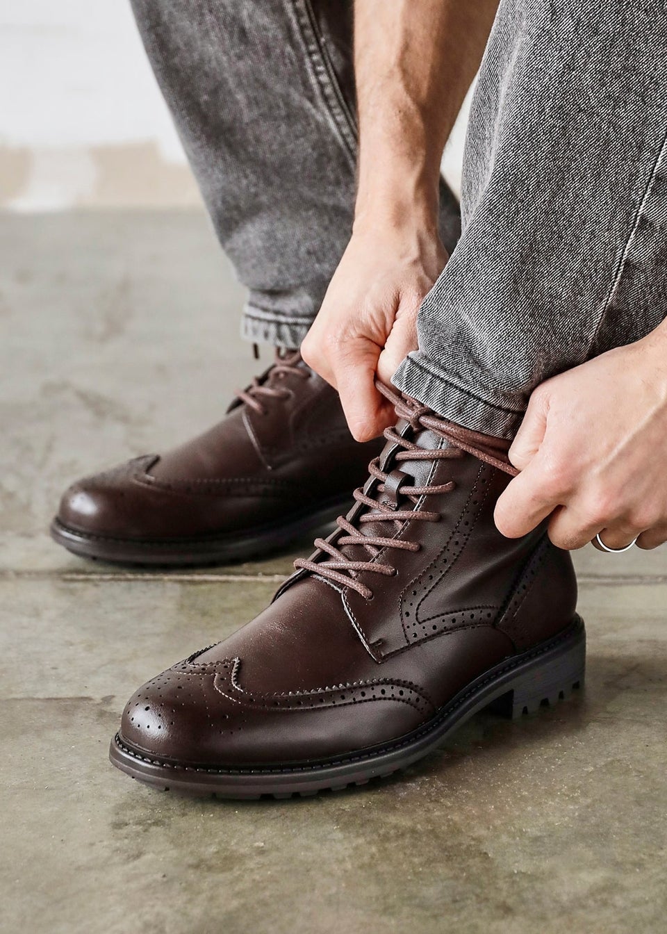 Linzi Leonardo Mens Brown Faux Leather Brogue Boots