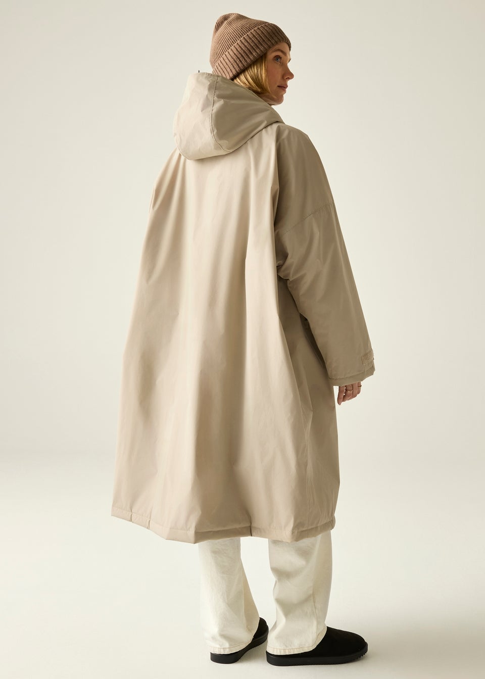 Regatta White Pepper Abstract Floral Adult Waterproof Robe With Hydrafort Technology