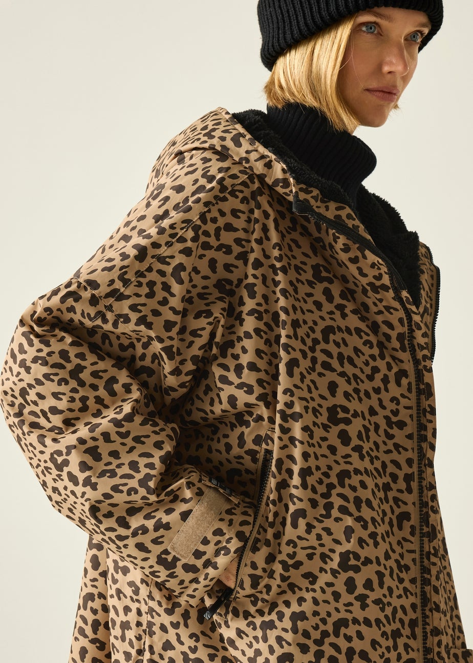 Regatta Abstract Leopard Spot Adult Waterproof Robe with Hydrafort Technology