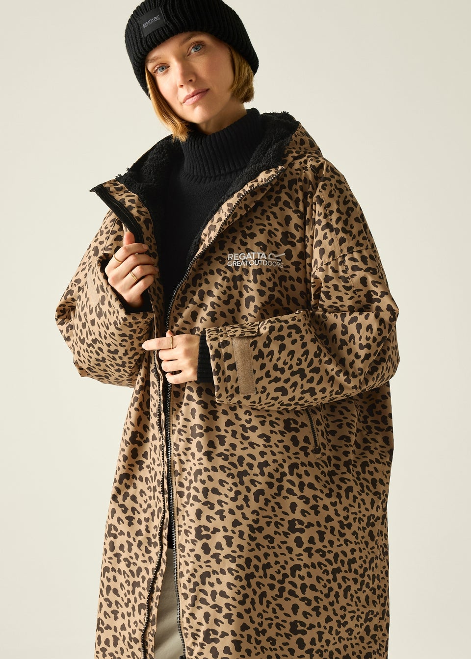 Regatta Abstract Leopard Spot Adult Waterproof Robe with Hydrafort Technology