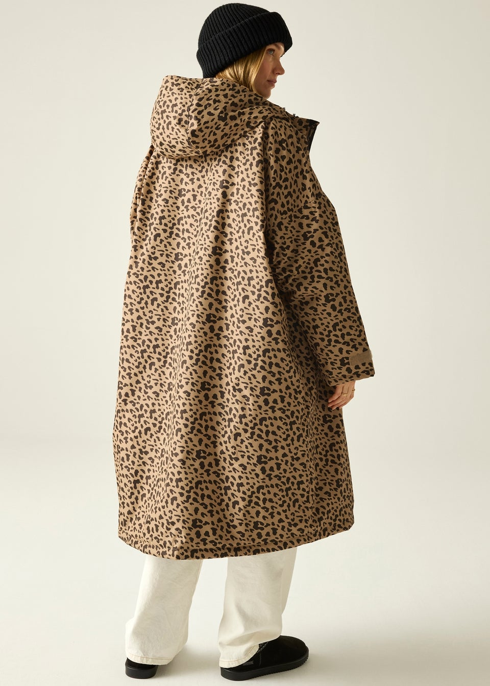 Regatta Abstract Leopard Spot Adult Waterproof Robe with Hydrafort Technology