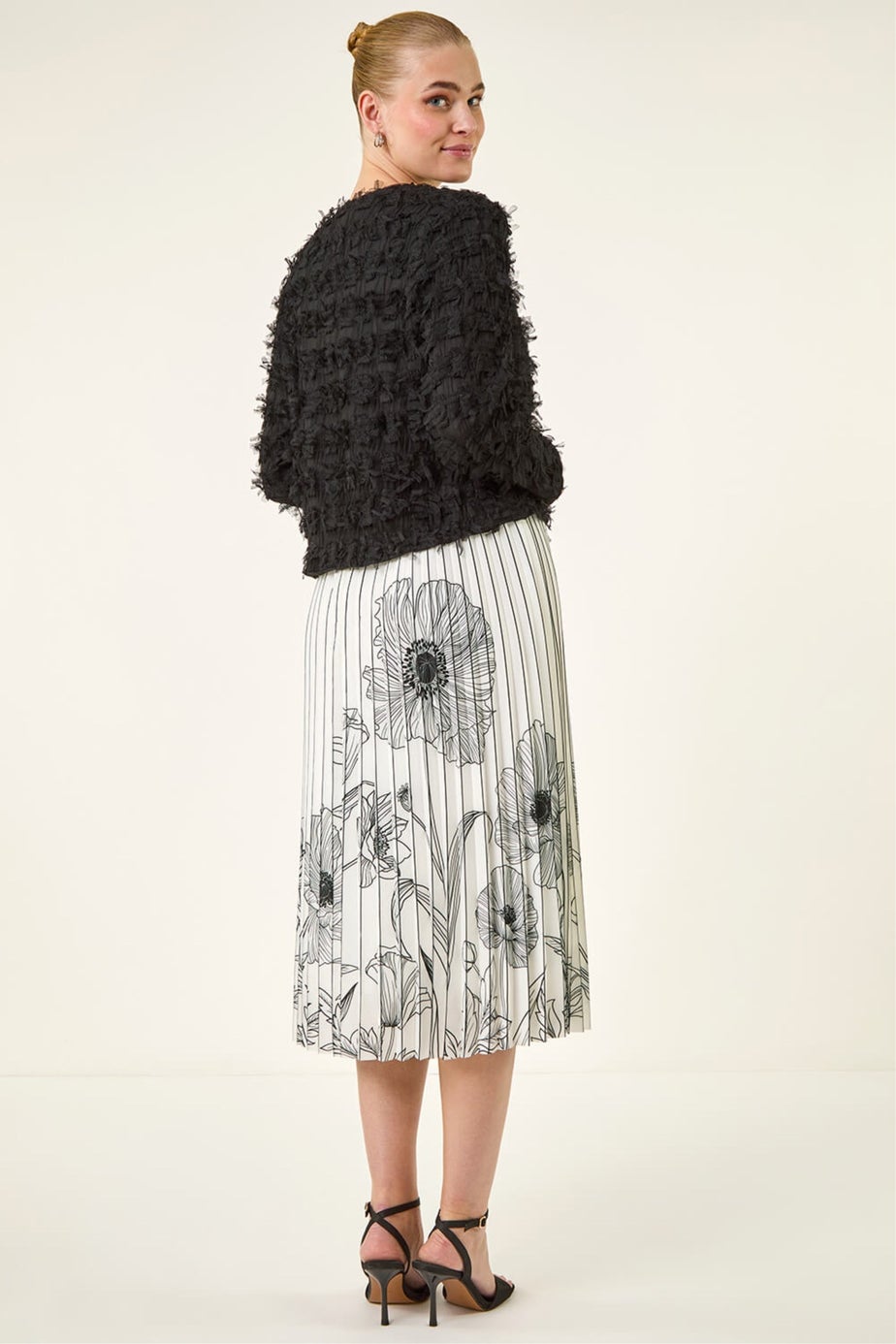 Roman Black Textured Edge To Edge Jacket