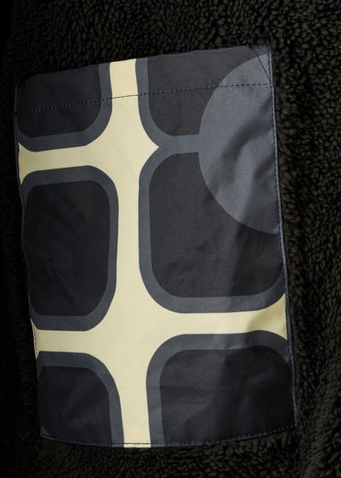 Regatta Giant Poppy Mono Orla Waterproof Changing Robe with Hydrafort Technology  (5-13 Years)