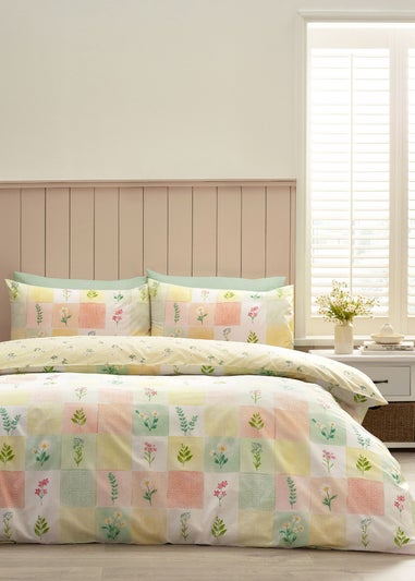 Catherine Lansfield Daisy Patchwork Reversible Duvet Cover Set Yellow