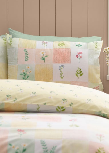 Catherine Lansfield Daisy Patchwork Reversible Duvet Cover Set Yellow