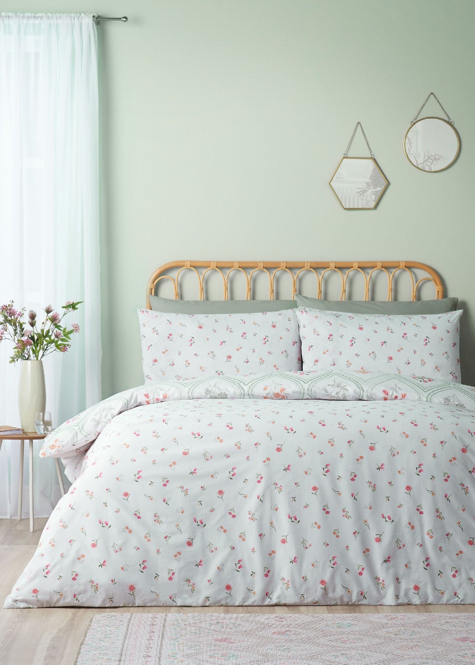 Catherine Lansfield Cameo Floral Reversible Duvet Cover Set Soft Green