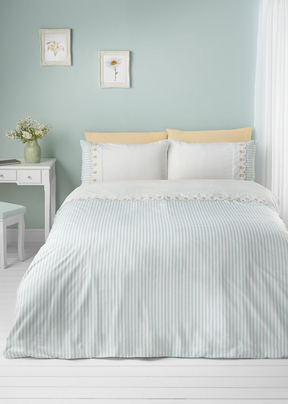 Catherine Lansfield Embroidered Daisy Soft Touch Duvet Cover Set Sage Green
