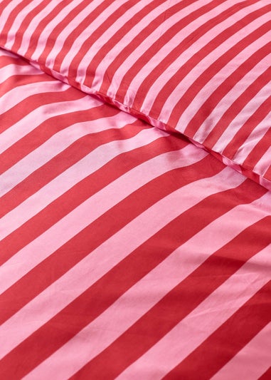 Sassy B Stripe Tease Reversible Duvet Cover Set Red