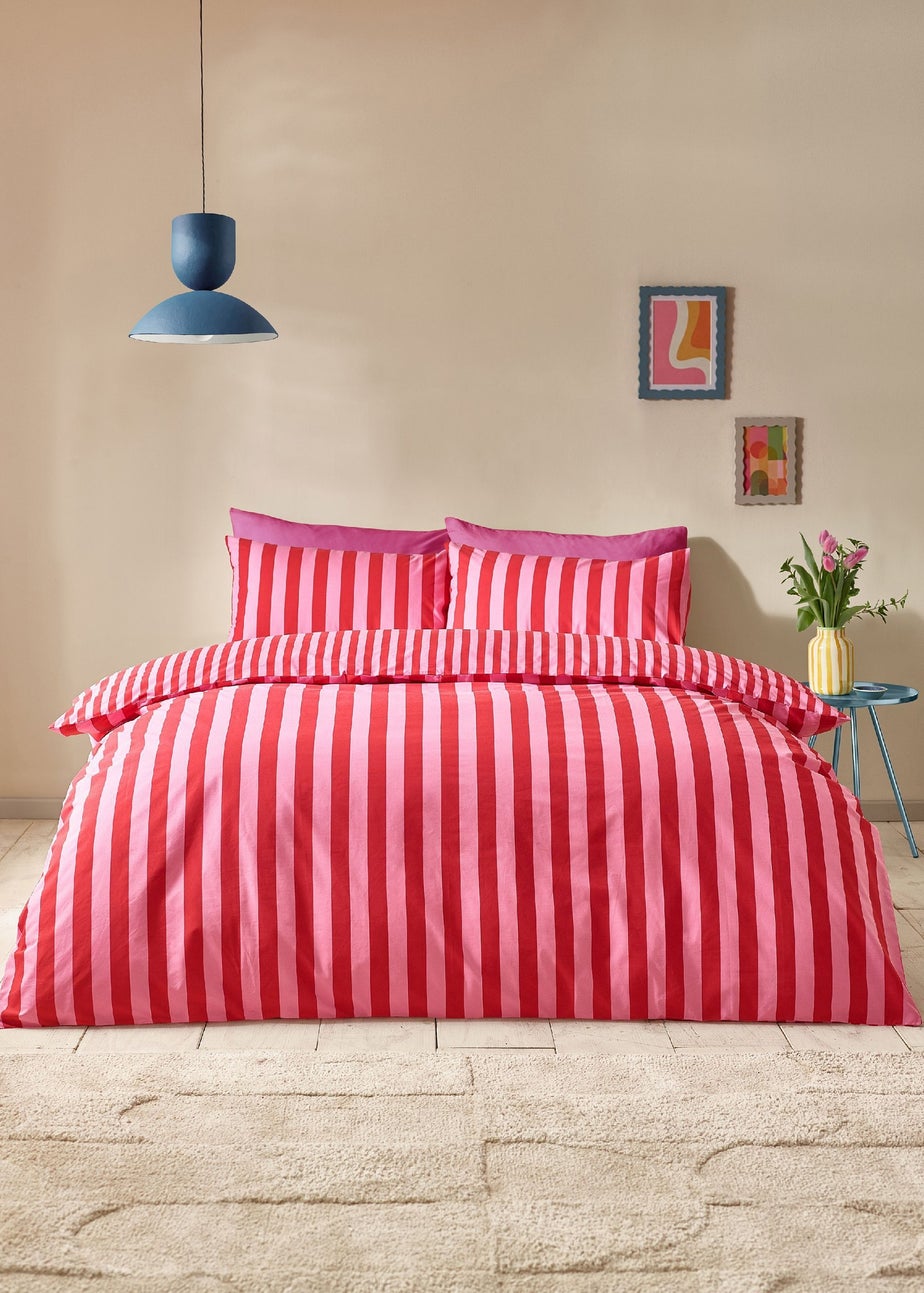 Sassy B Stripe Tease Reversible Duvet Cover Set Red