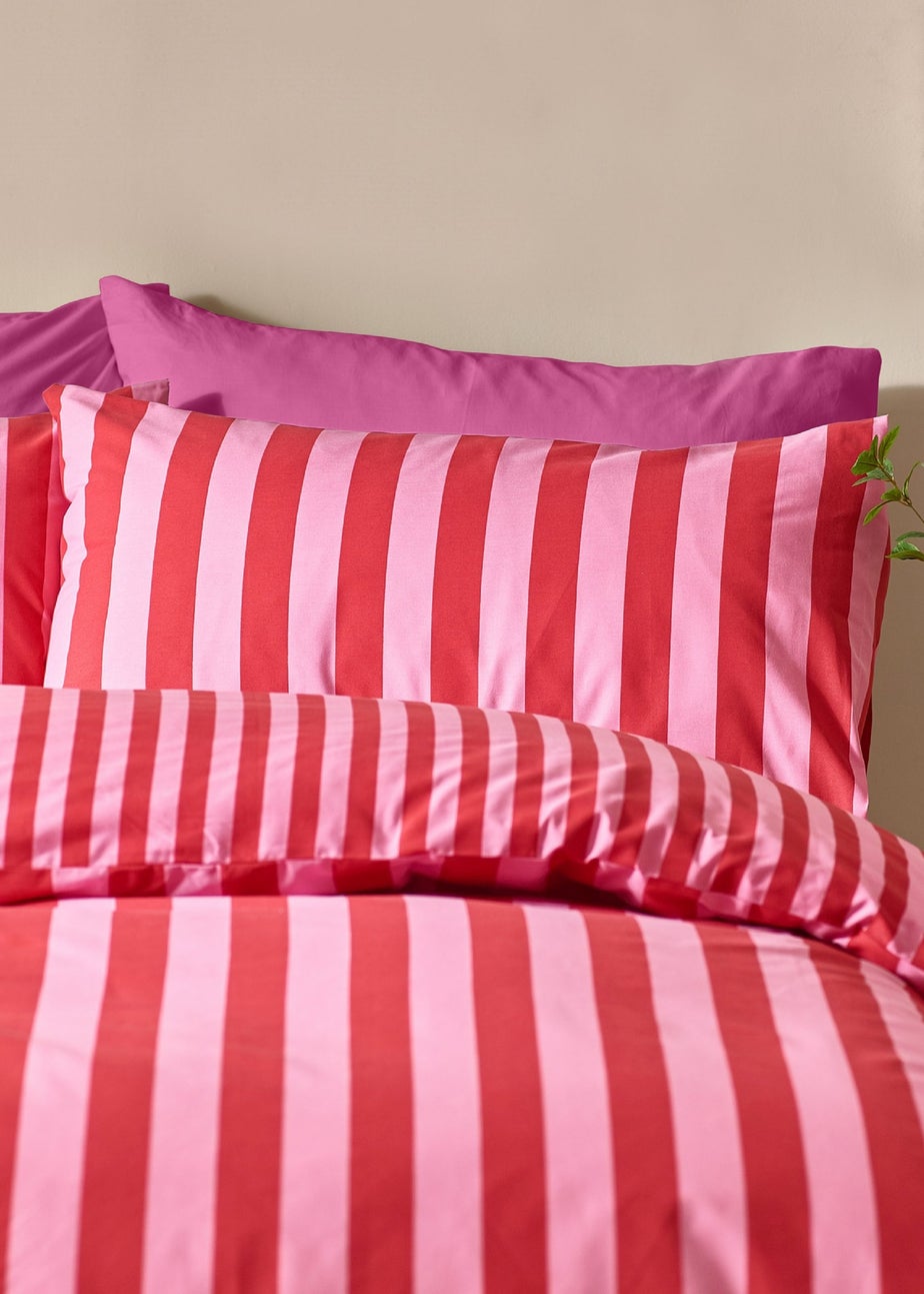 Sassy B Stripe Tease Reversible Duvet Cover Set Red