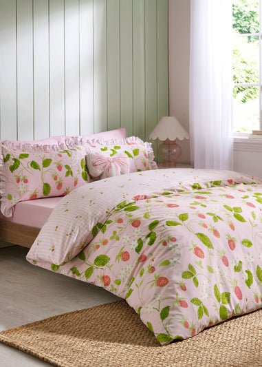 Catherine Lansfield Strawberry Frills Gingham Reversible Duvet Cover Set Pink