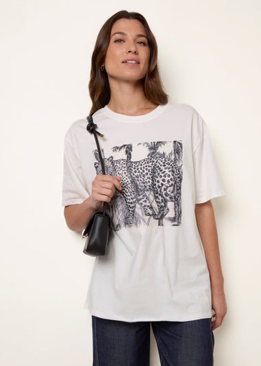 Blue Vanilla Ivory Graphic Print Crew-Neck T-shirt