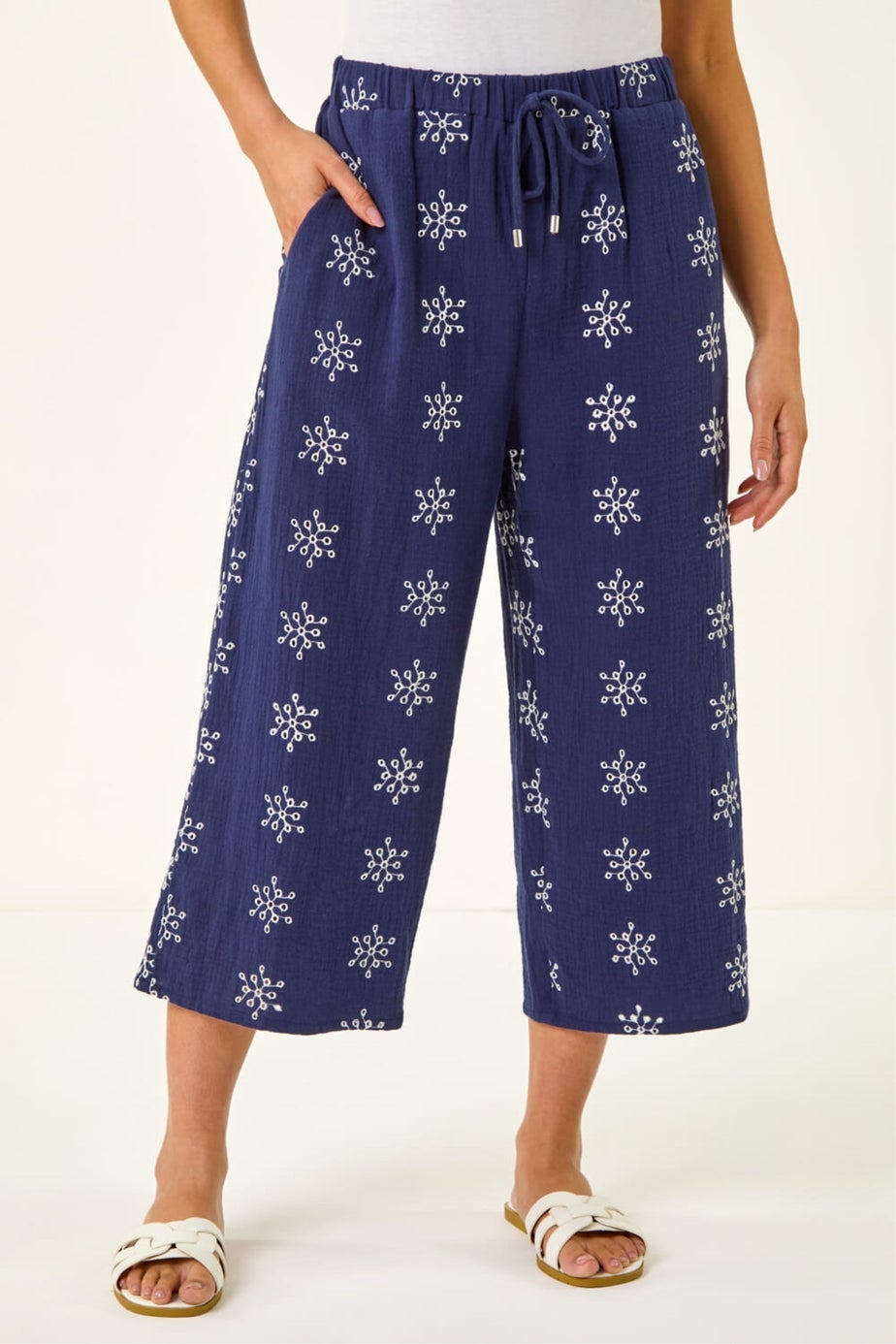 Roman Navy Petite Embroidered Cropped Trouser