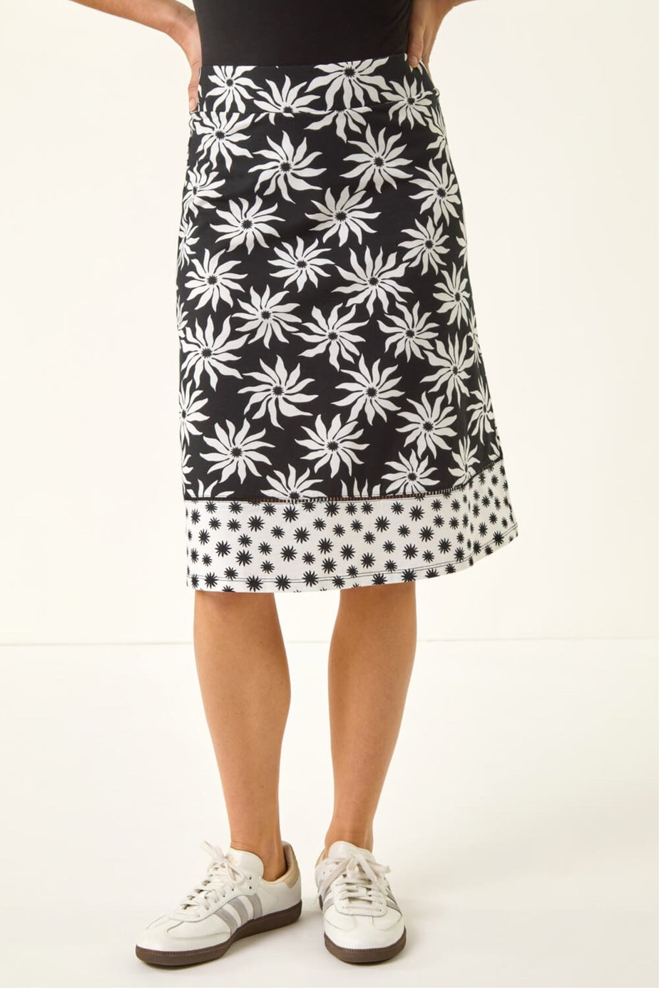Roman Black Floral Star A-Line Skirt