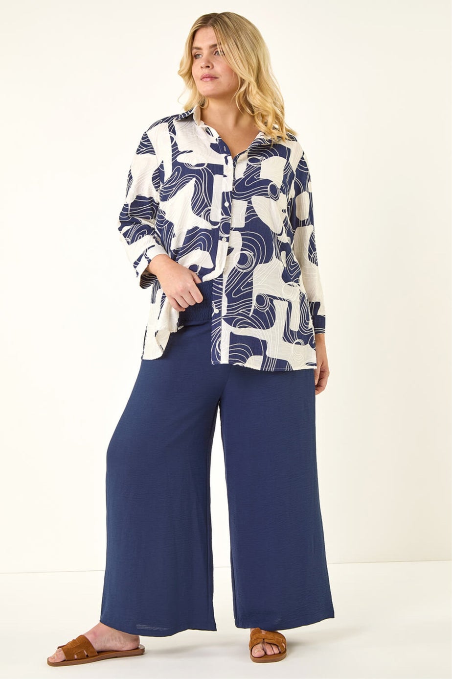 Roman Navy Curve Textured Geometric Shirt