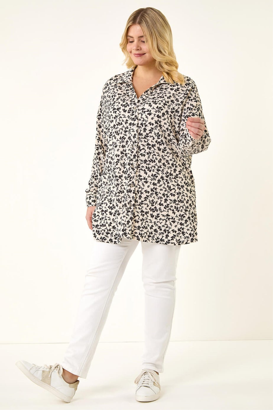 Roman Black Curve Floral Textured Blouse