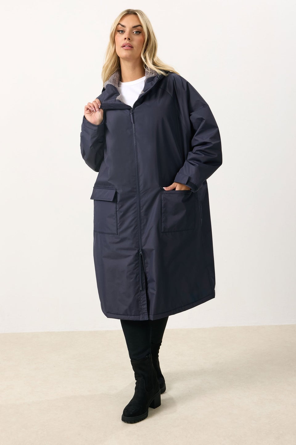 Yours Curve Navy Blue Waterproof Fleece Lined Changing Robe