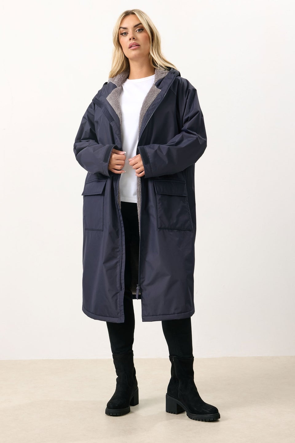 Yours Curve Navy Blue Waterproof Fleece Lined Changing Robe