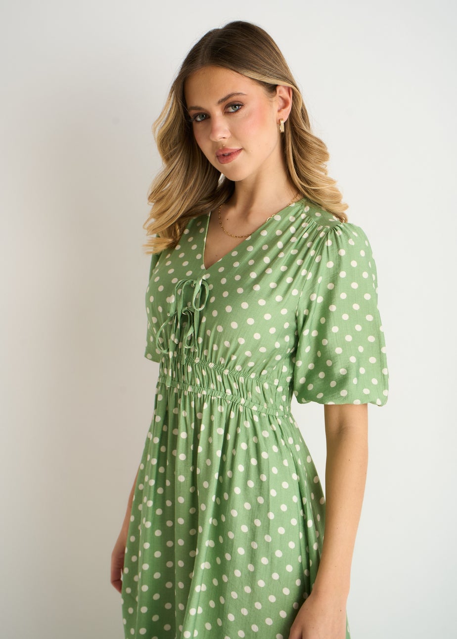 Gini London Sage Green Spot Print Shirred Waist Shift Midi Dress