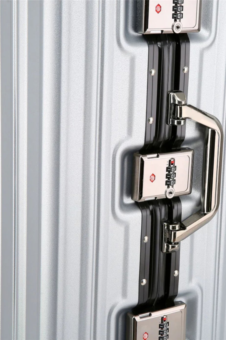 Infinity Luggage Silver Hardshell Robust 8 Wheel Suitcases