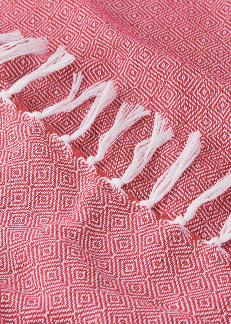 Furn Dessa Fuchsia Woven Indoor/Outdoor Throw (130 x 180cm)