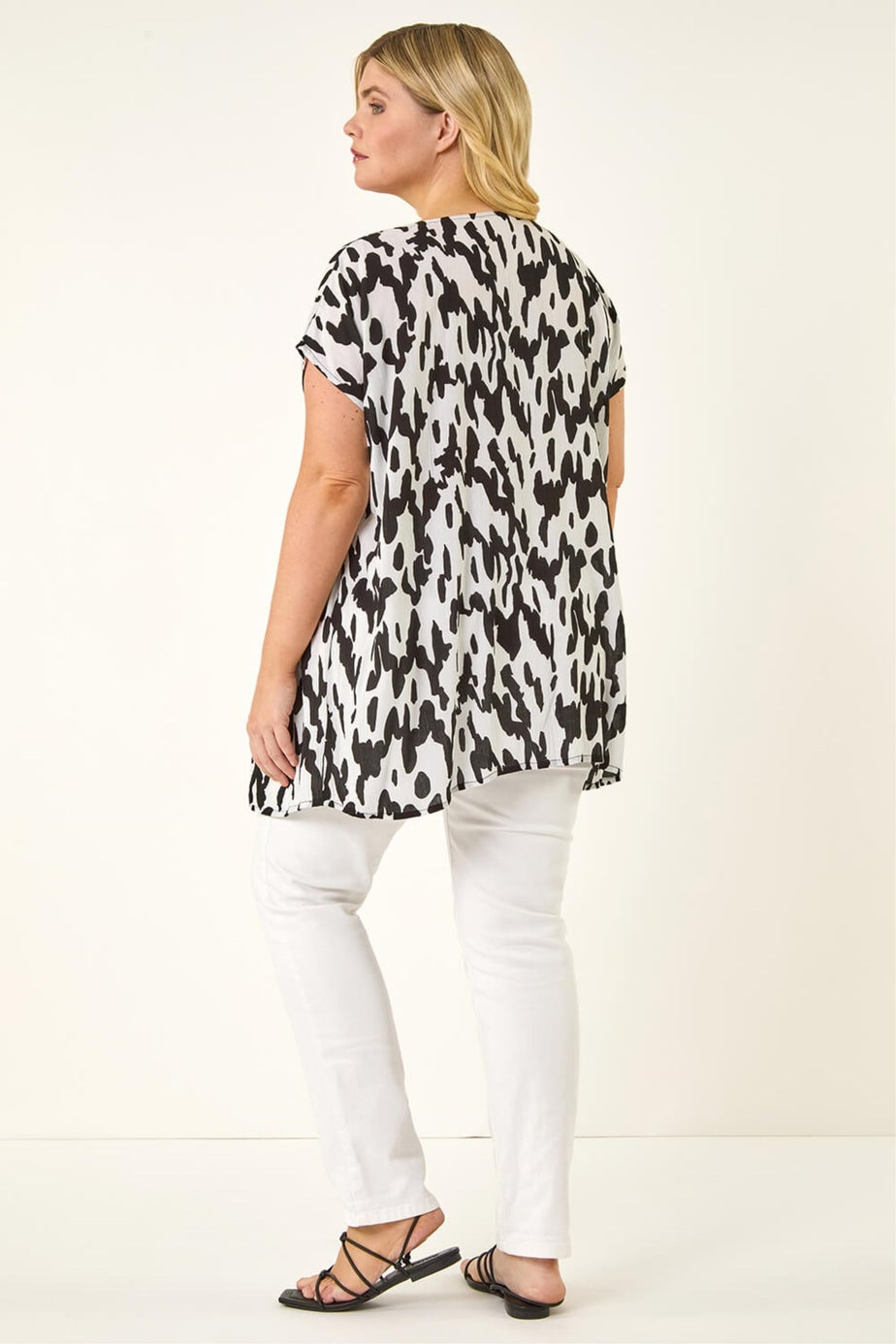 Roman Black Curve Ladder Printed Top