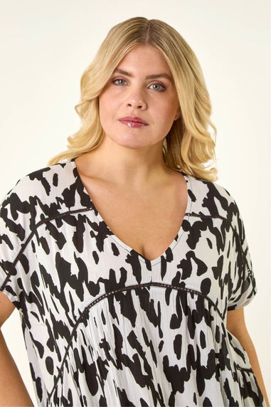 Roman Black Curve Ladder Printed Top