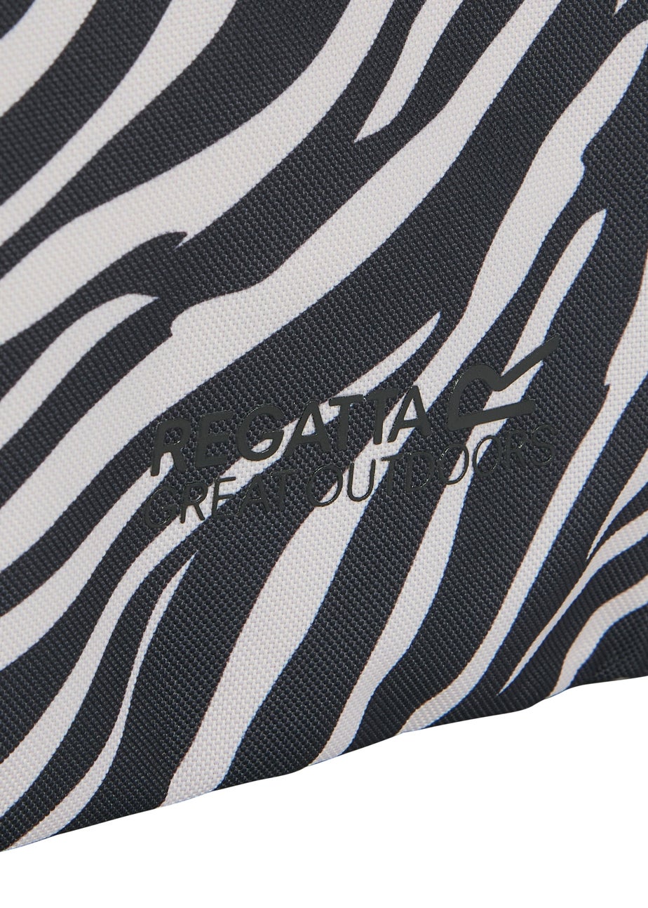 Regatta Zebra Boulder Tote Bag