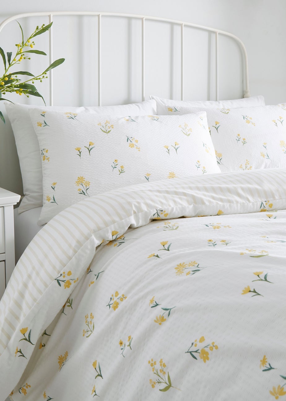 Dreams & Drapes Ditsy Floral Seersucker Reversible Yellow Duvet Cover Set