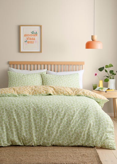 Fusion Retro Daisy Floral Reversible Yellow Duvet Cover Set