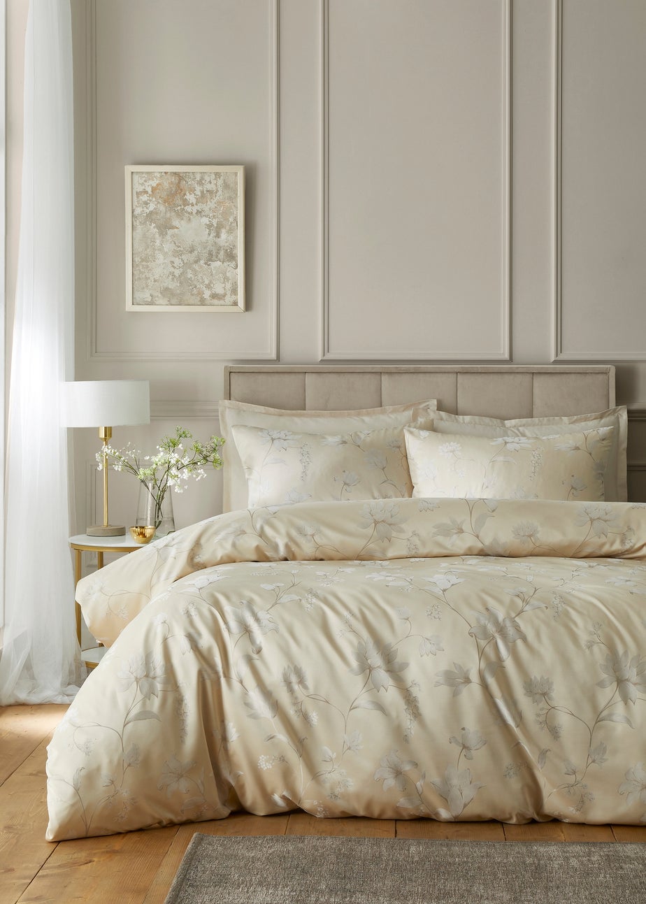 Soiree Lilly Floral Jacquard Jacquard Champagne Duvet Cover Set