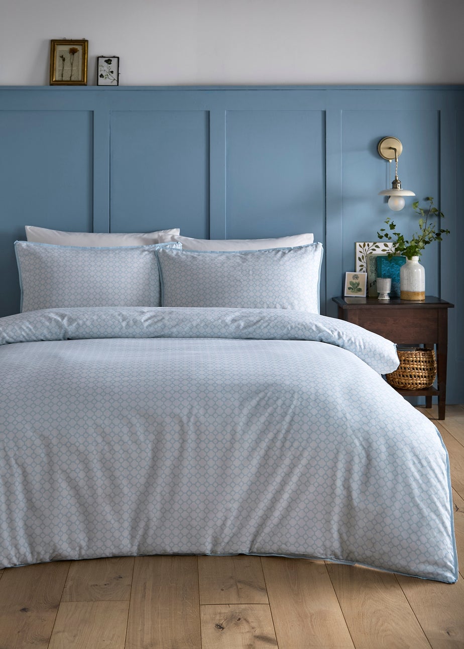 Appletree Willow Tree Scene Reversible Blue Duvet Cover Set