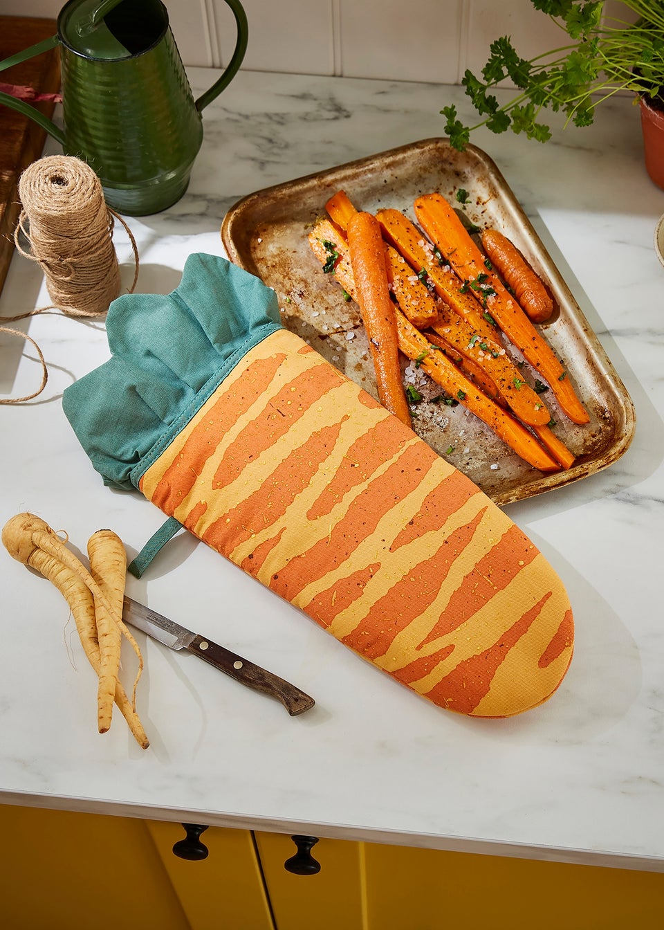 Ulster Weavers Time to Grow Green Gauntlet Oven Glove