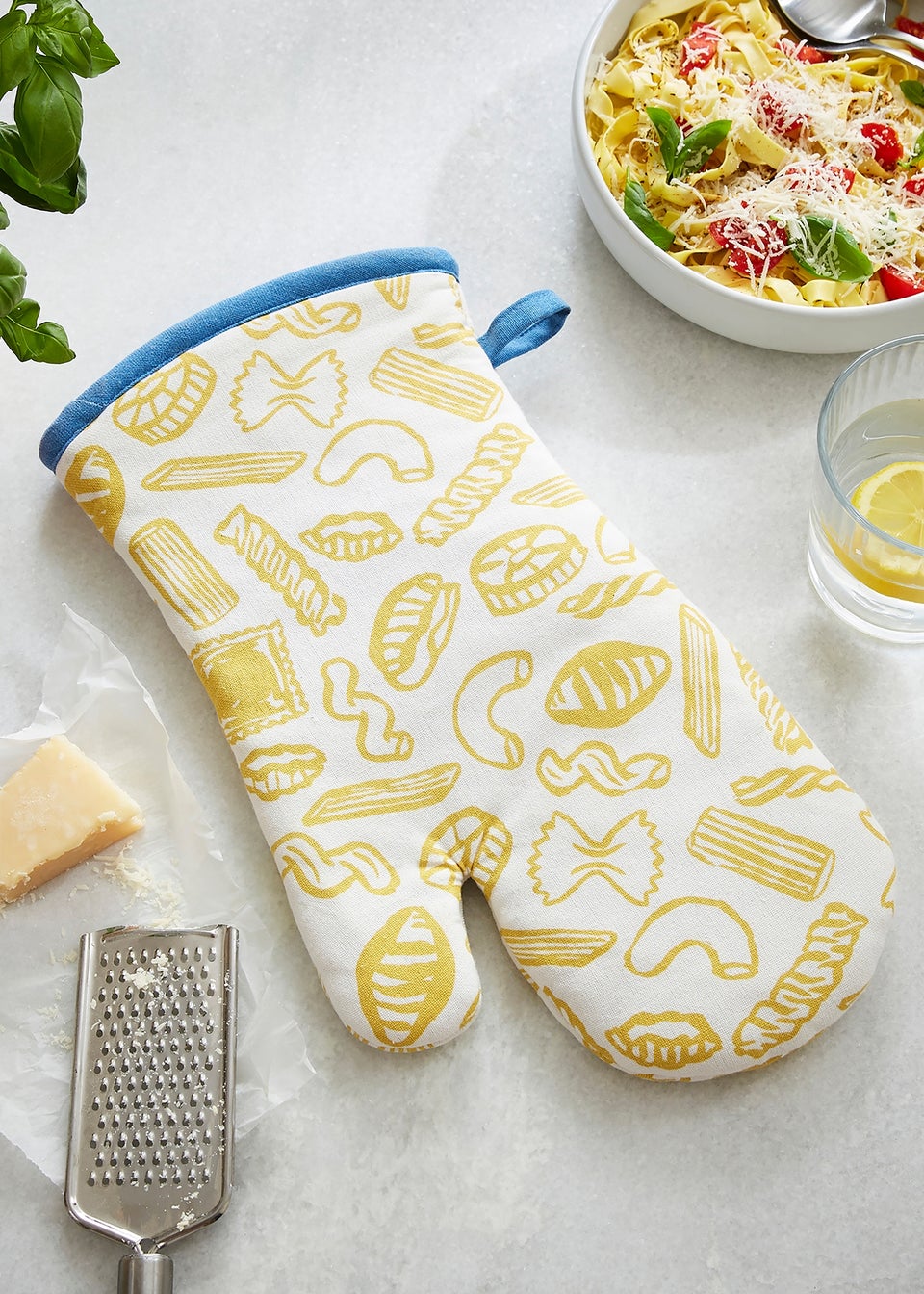 Ulster Weavers Pasta Lovers Club Yellow Gauntlet Oven Glove