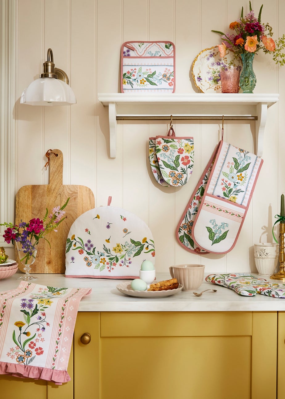 Ulster Weavers Petals & Prose Pink Gauntlet Oven Glove