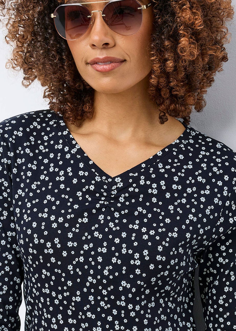 Cotton Traders Navy Wrinkle Free 3/4 Sleeve V Neck Ruched Printed Top