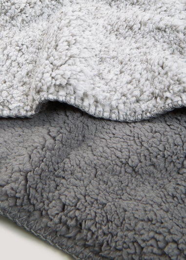 Grey Frosted Teddy Fleece Throw (150cm x 180cm)