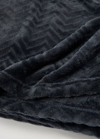 Grey Embossed Fleece Throw (250cm x 200cm)