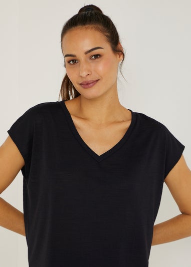 Souluxe Black V-Neck Textured Sports T-Shirt