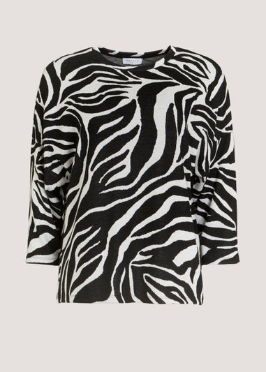 Papaya Petite Black & White Animal Print Jacquard Top