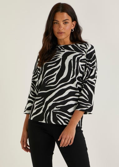 Papaya Petite Black & White Animal Print Jacquard Top