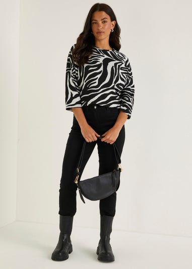 Papaya Petite Black & White Animal Print Jacquard Top