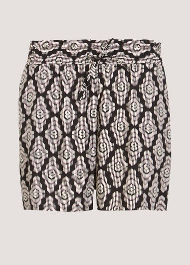 Black & White Print Tie Waisted Shorts