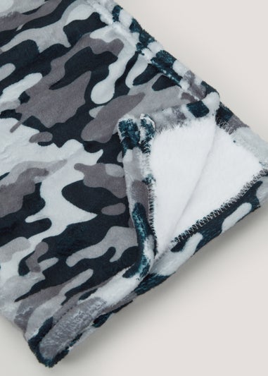 Grey Camo Travel Blanket (25cm x 20cm x 8cm)