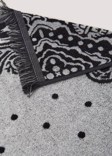 Monochrome Mandala Print Oversized Beach Towel (170cm x 90cm)