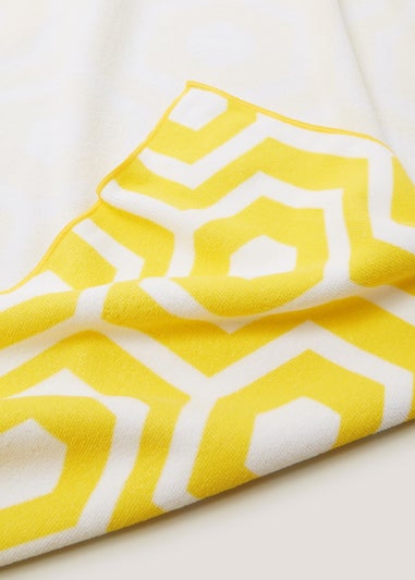 Yellow Geo Microfibre Beach Towel (150cm x 70cm)